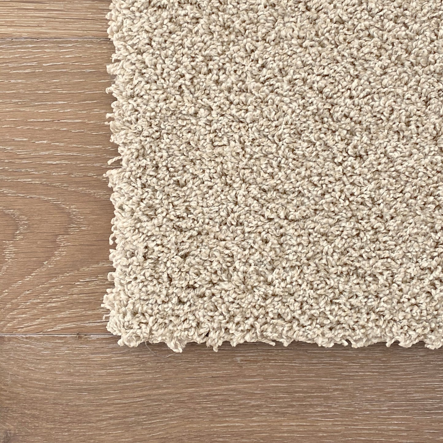 LIGHT BEIGE CARPET TILE PLUSH (6 TILES / 40 SQ FT)