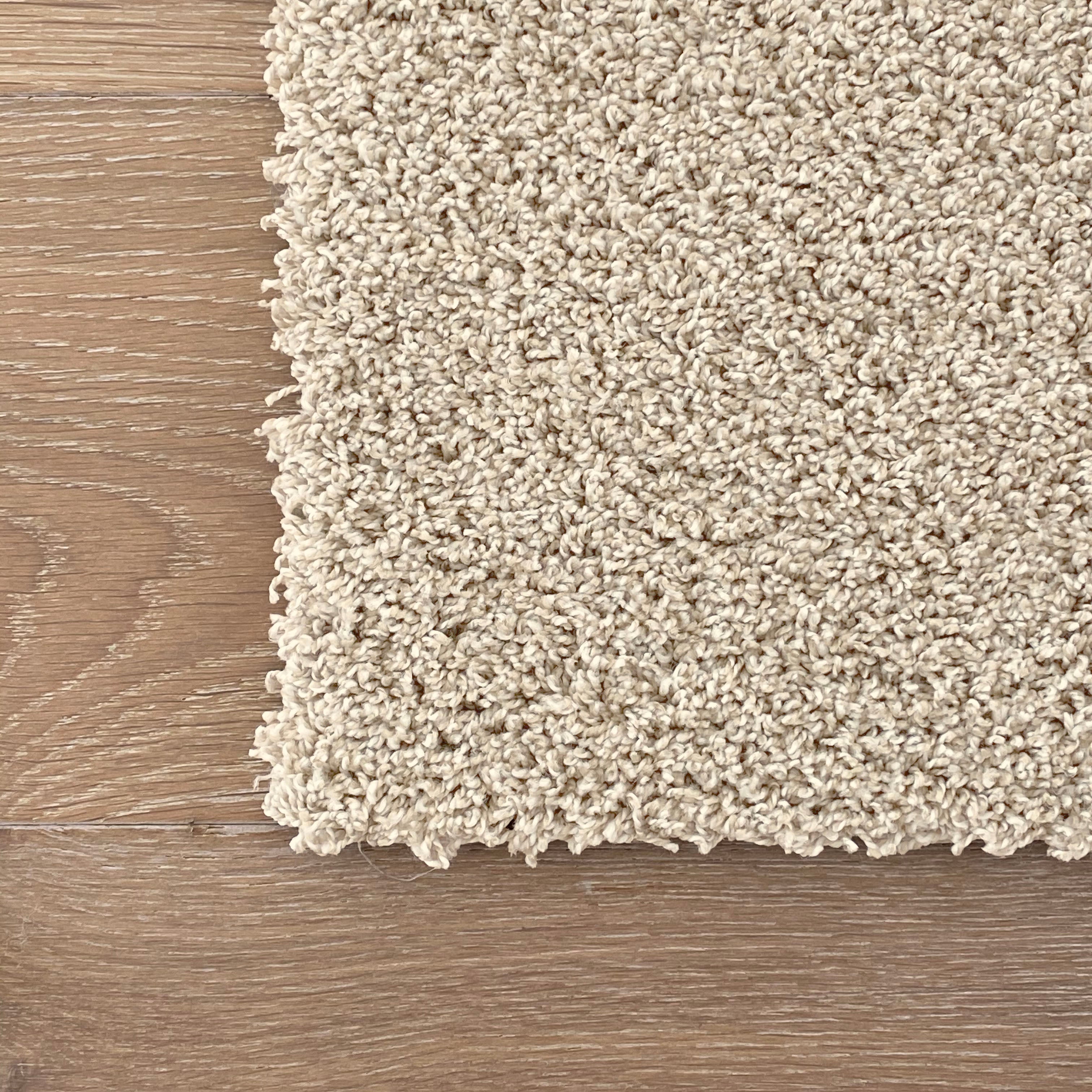 LIGHT BEIGE CARPET TILE PLUSH (6 TILES / 40 SQ FT)
