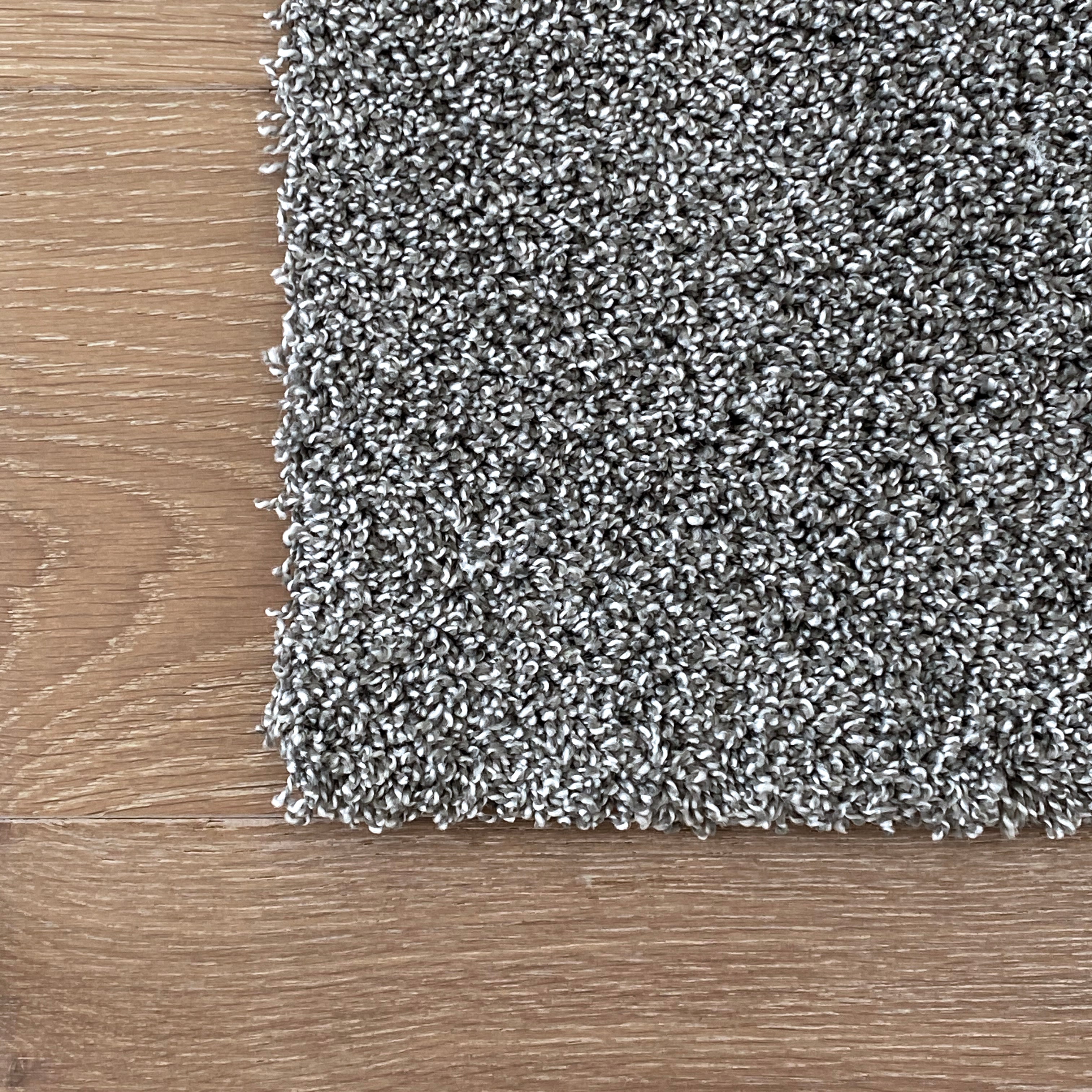 LIGHT GRAY CARPET TILE SUPER PLUSH (5 TILES / 33.33 SQ FT)